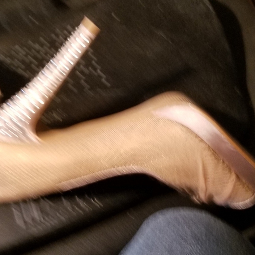 Shoew - Picture 4 of 4